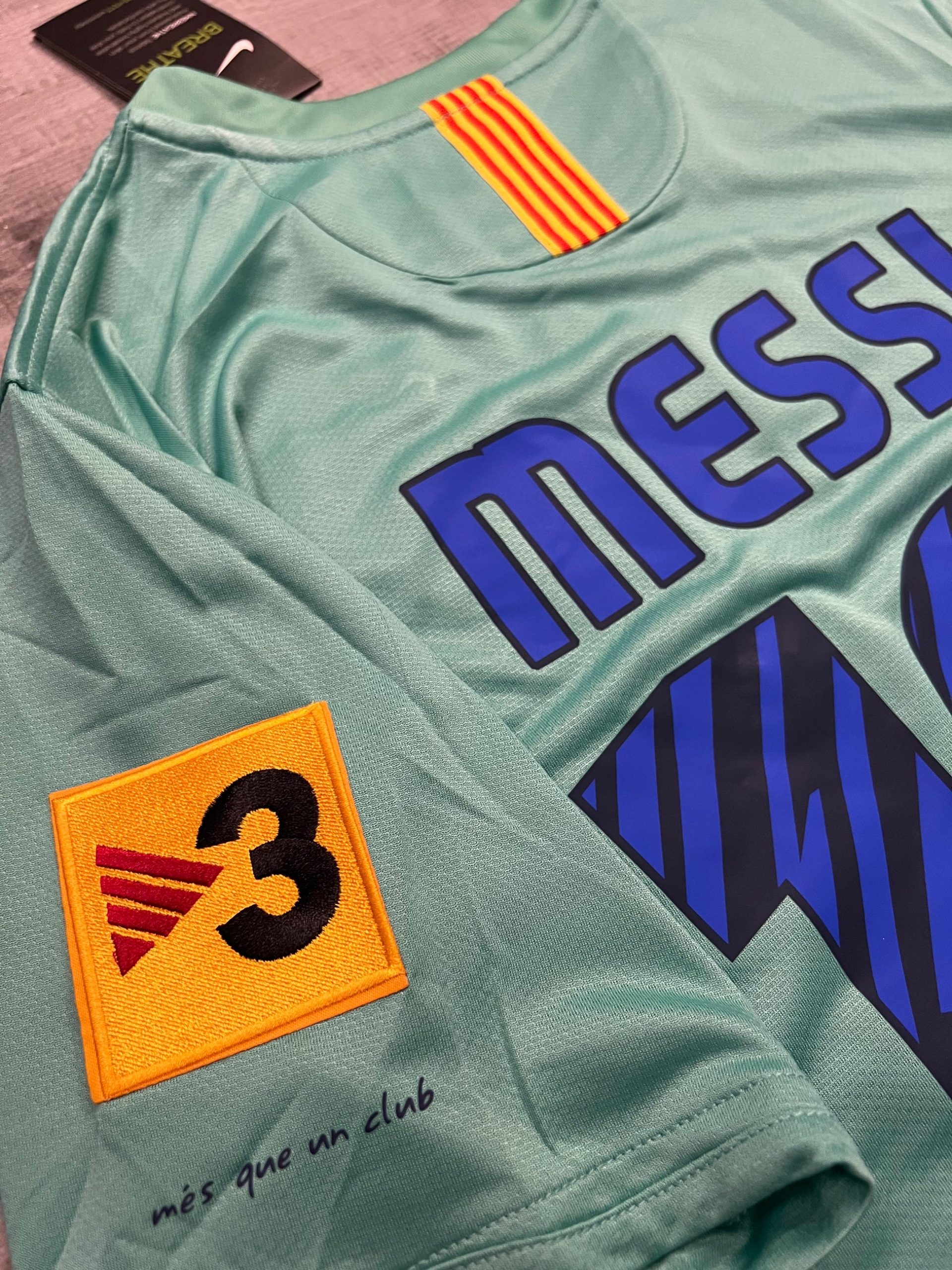 2010-11- BRCLIN AWAY | RETRO - Image 4